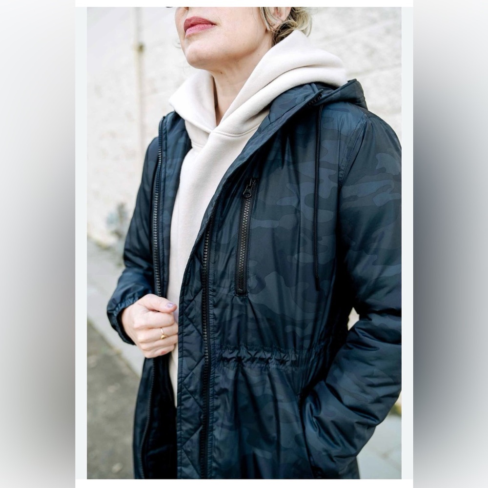 GapFit Recycled Padded Parka Camo color - Picture 2 of 7